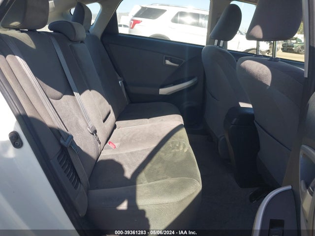 Toyota Prius Two 2015 JTDKN3DU6F1992561 Image 8