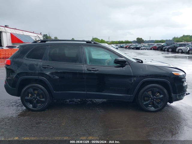 1C4PJLCB7JD568430 Jeep Cherokee Latitude Fwd