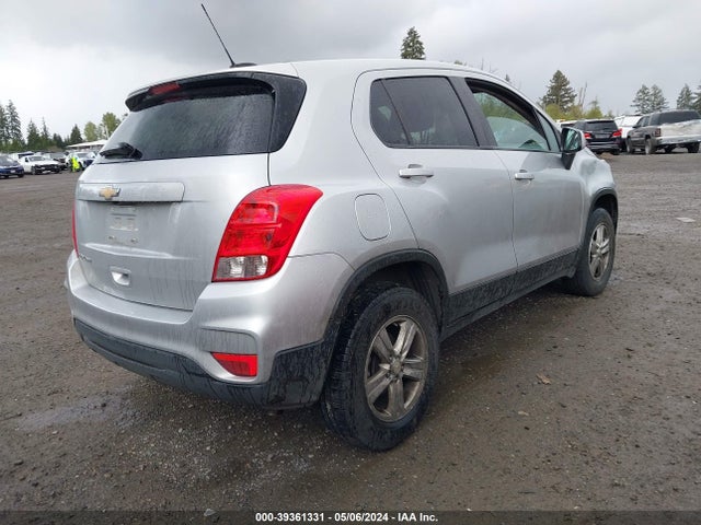 Chevrolet TRAX LS 2019 3GNCJNSB1KL228625 Image 4