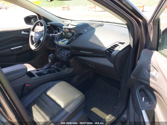 Ford Escape Titanium 2017 1FMCU9J91HUE13161 Image 5