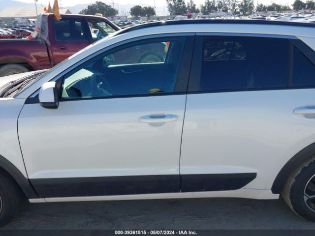 KNDCP3LE4P5110533 KIA NIRO LX