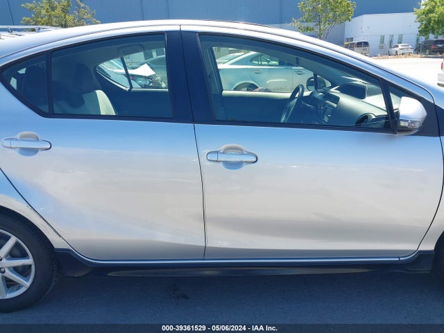 Toyota Prius C Four/one/three/two 2017 JTDKDTB33H1592697 Image 14