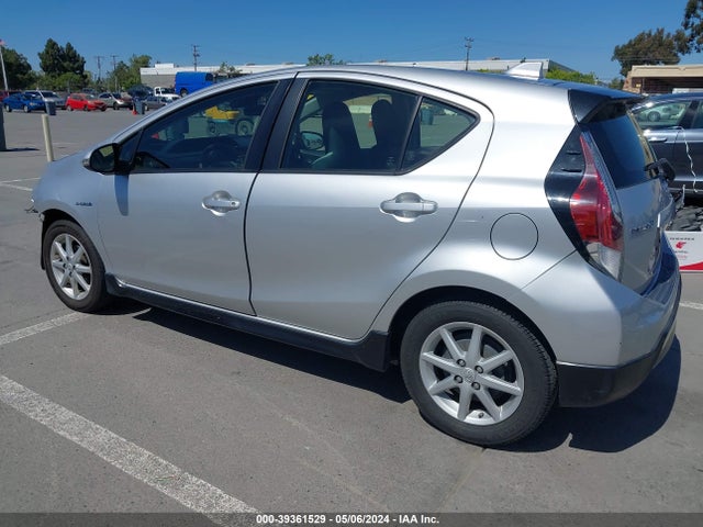 Toyota Prius C Four/one/three/two 2017 JTDKDTB33H1592697 Image 3