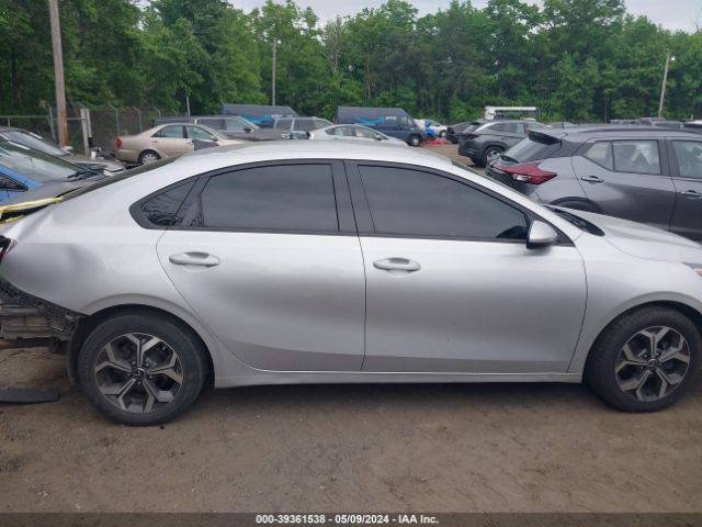 3KPF24AD6KE105049 KIA Forte Lxs