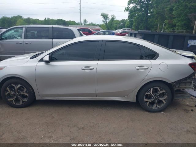3KPF24AD6KE105049 KIA Forte Lxs