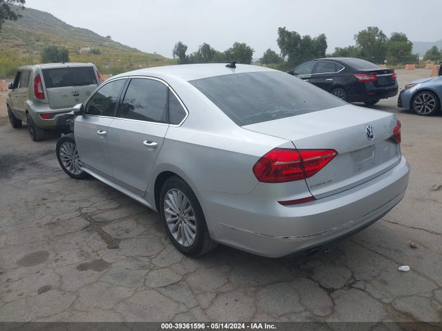 1VWBT7A38GC047588 Volkswagen Passat 1.8t Se