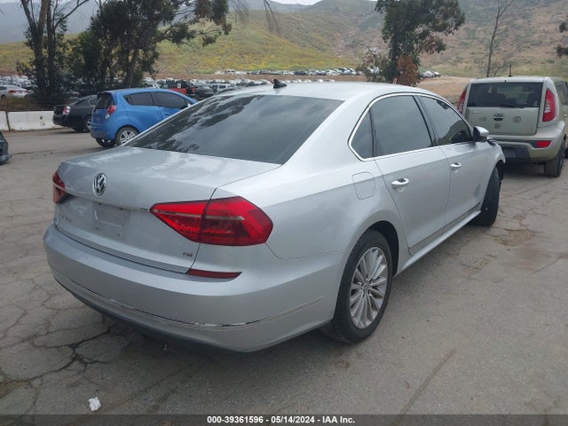 1VWBT7A38GC047588 Volkswagen Passat 1.8t Se
