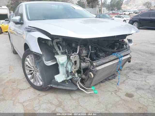 1VWBT7A38GC047588 Volkswagen Passat 1.8t Se