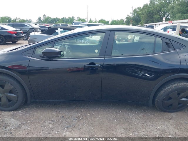 Toyota Prius Le 2024 JTDACAAU4R3018869 Image 14