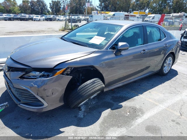 Toyota CAMRY LE 2023 4T1C11AK7PU762806 Image 2