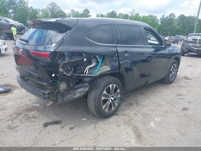 Toyota Highlander Xle 2021 5TDHZRBH1MS536104 Image 4