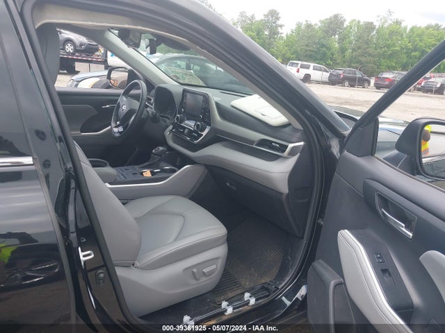 Toyota Highlander Xle 2021 5TDHZRBH1MS536104 Image 5