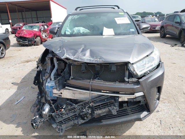Toyota Highlander Xle 2018 5TDJZRFH4JS862521 Image 12