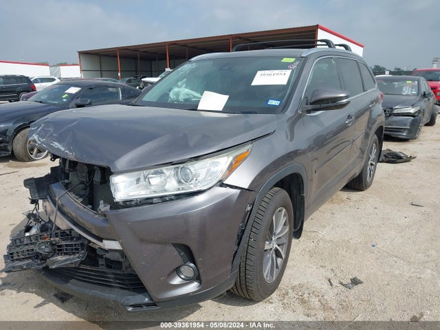 Toyota Highlander Xle 2018 5TDJZRFH4JS862521 Image 2