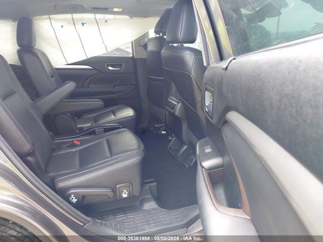 Toyota Highlander Xle 2018 5TDJZRFH4JS862521 Image 8