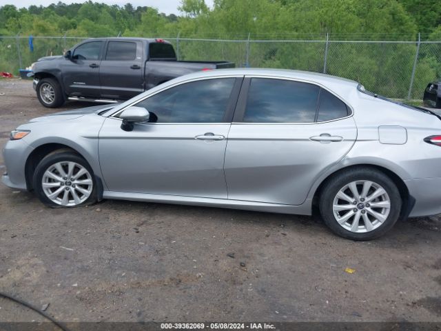 4T1B11HK8JU655448 Toyota CAMRY LE