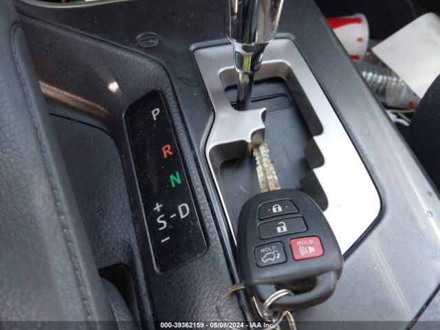 JTMWFREV9HD095650 Toyota Rav4 Xle