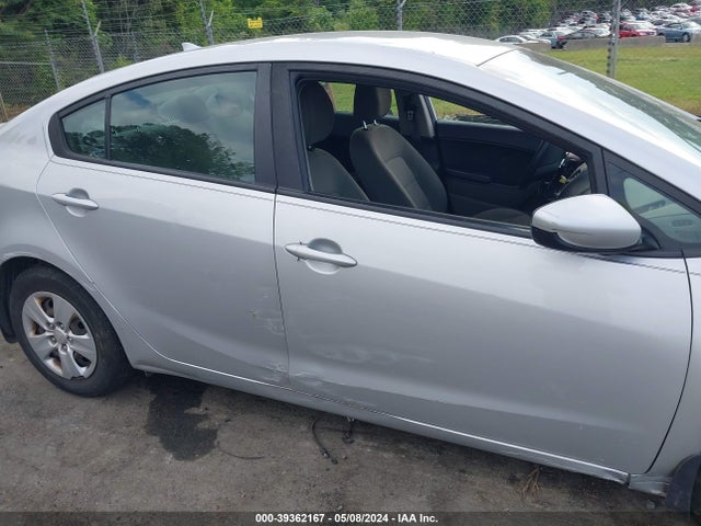 KIA FORTE LX 2016 KNAFK4A63G5576819 Image 13
