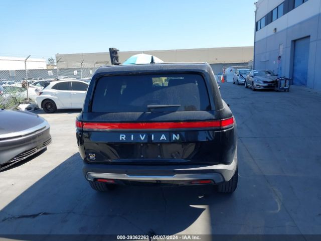 7PDSGABA9PN010175 Rivian R1s Adventure