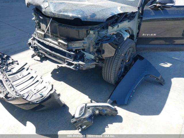 7PDSGABA9PN010175 Rivian R1s Adventure