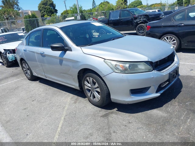 2015 1HGCR2F38FA192305 main image