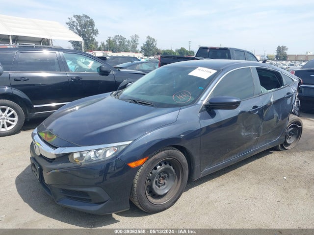 Honda Civic Lx 2018 2HGFC2F53JH609677 Image 2