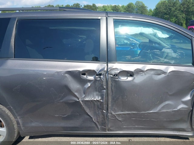 Toyota Sienna Le 8 Passenger 2017 5TDKZ3DC2HS798174 Image 13