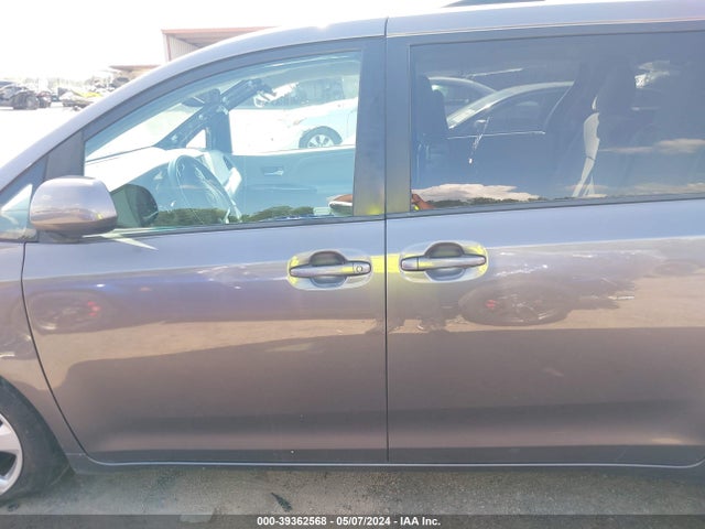 Toyota Sienna Le 8 Passenger 2017 5TDKZ3DC2HS798174 Image 14