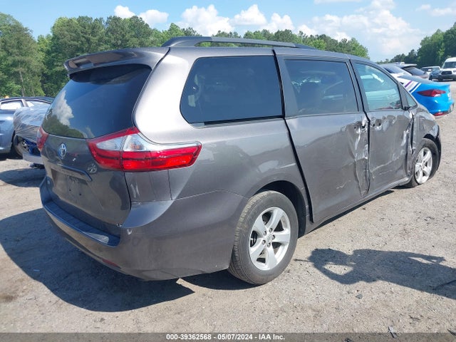 Toyota Sienna Le 8 Passenger 2017 5TDKZ3DC2HS798174 Image 4