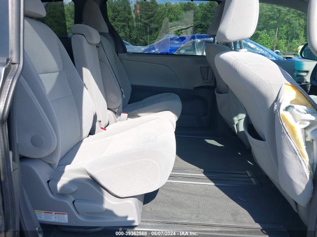 Toyota Sienna Le 8 Passenger 2017 5TDKZ3DC2HS798174 Image 8