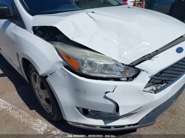 Ford FOCUS S 2017 1FADP3E2XHL290353 Image 6