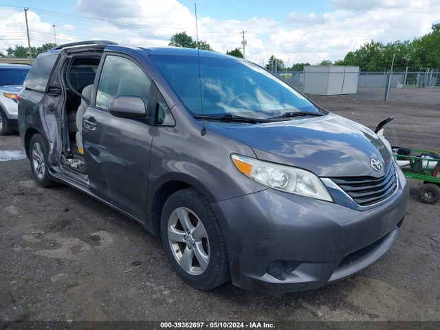 Toyota Sienna Le V6 8 Passenger 2014 5TDKK3DC8ES521626 главное изображение