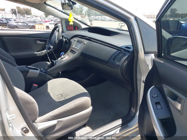 Toyota Prius Three 2015 JTDKN3DU0F0445100 Image 5