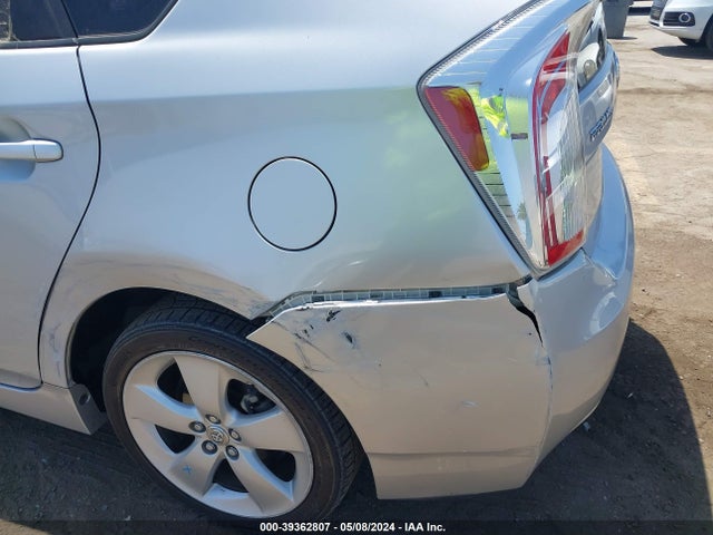 Toyota Prius Three 2015 JTDKN3DU0F0445100 Image 6