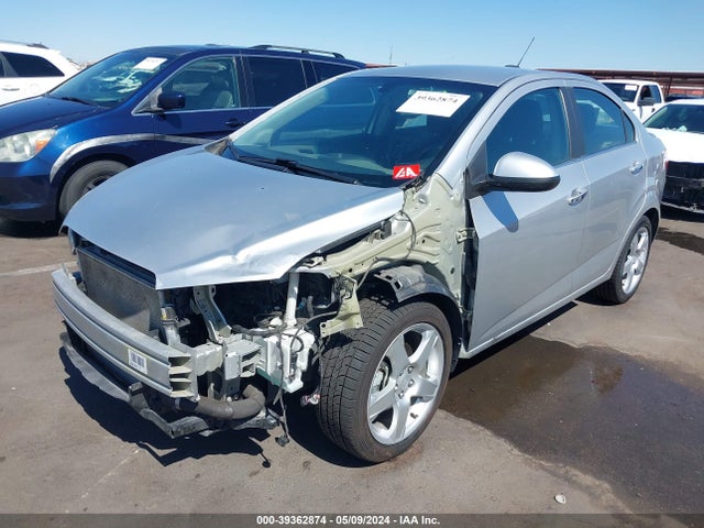 Chevrolet Sonic Ltz Auto 2016 1G1JE5SB9G4146099 Image 2