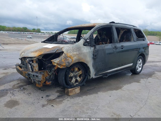 Toyota Sienna Le 8 Passenger 2017 5TDKZ3DC8HS838077 Image 2