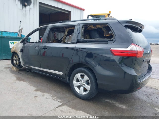 Toyota Sienna Le 8 Passenger 2017 5TDKZ3DC8HS838077 Image 3