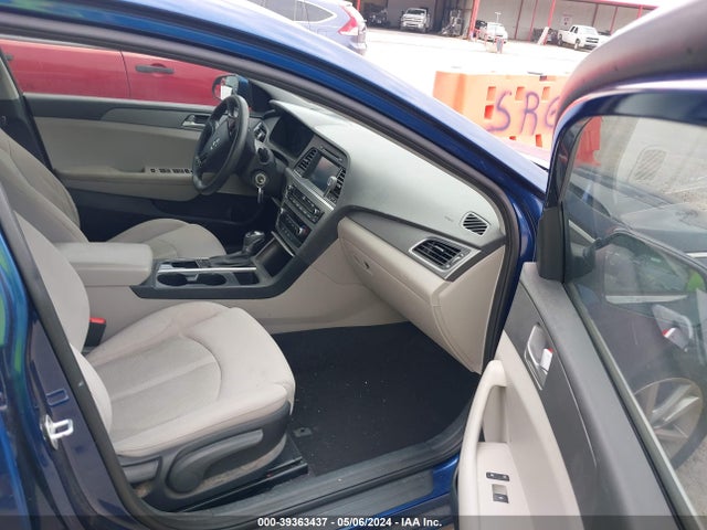 Hyundai SONATA SE 2016 5NPE24AF6GH388178 Image 5