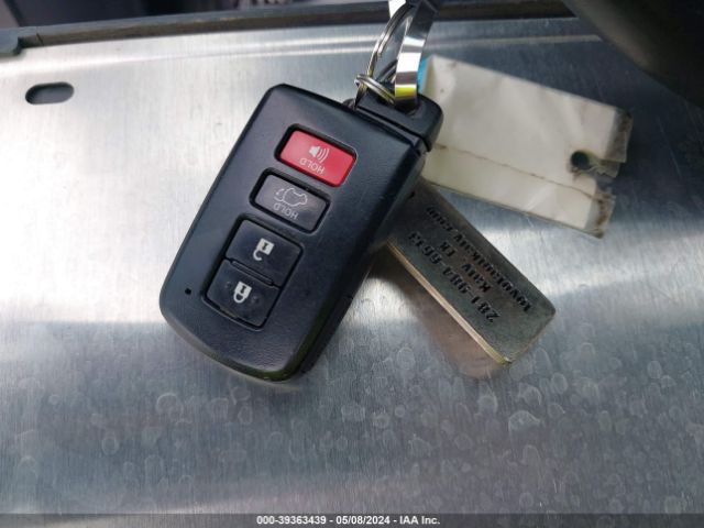 JTMRJREV8JD214628 Toyota Rav4 Hybrid Xle