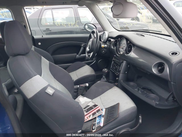 2005 MINI COOPER S WMWRE33505TG99220 Photo 4
