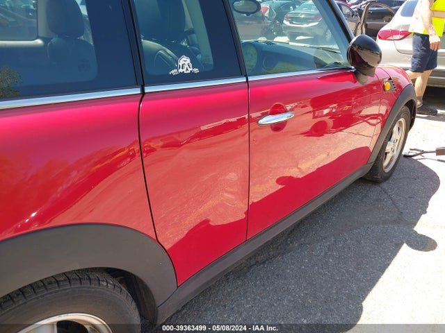 2008 MINI COOPER CLUBMAN WMWML33518TN66774 Photo 5