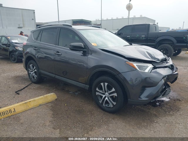 Toyota RAV4 LE 2018 JTMZFREV8JJ200862 Image 1