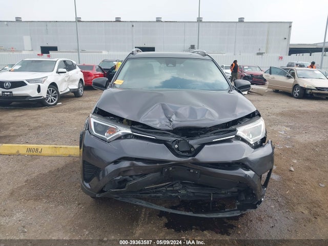 Toyota RAV4 LE 2018 JTMZFREV8JJ200862 Image 12