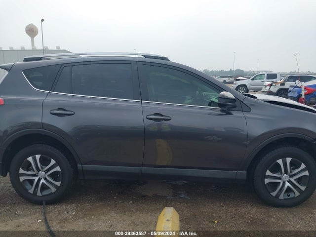 Toyota RAV4 LE 2018 JTMZFREV8JJ200862 Image 13