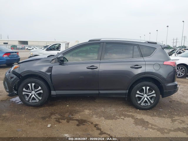Toyota RAV4 LE 2018 JTMZFREV8JJ200862 Image 14