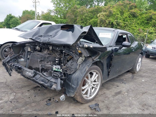 Dodge Challenger Sxt 2018 2C3CDZAG7JH321603 Image 2