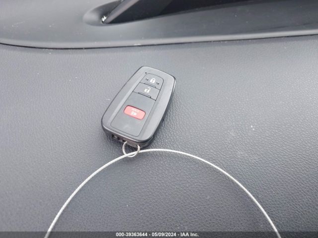 JTDL9MFU4M3025069 Toyota Prius Le Awd-e