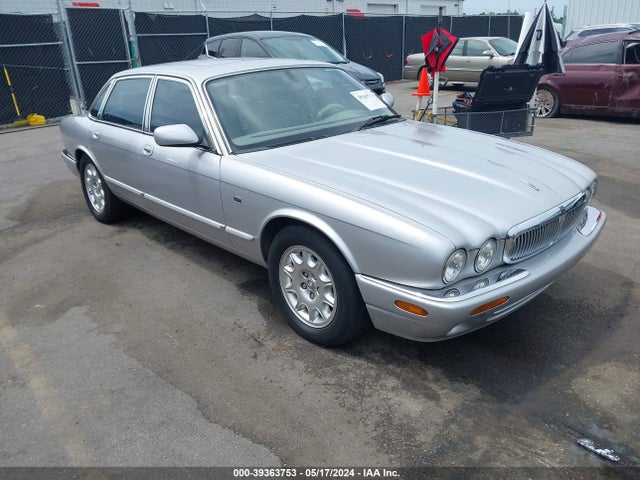 2002 JAGUAR XJ8 SAJDA14C12LF44084 Photo 0