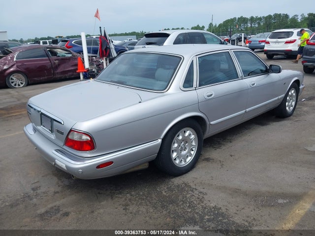 2002 JAGUAR XJ8 SAJDA14C12LF44084 Photo 3