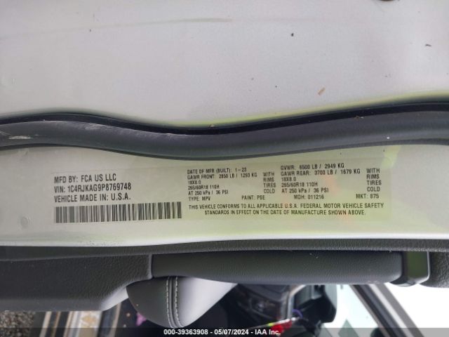 1C4RJKAG9P8769748 Jeep Grand Cherokee L Laredo 4x4